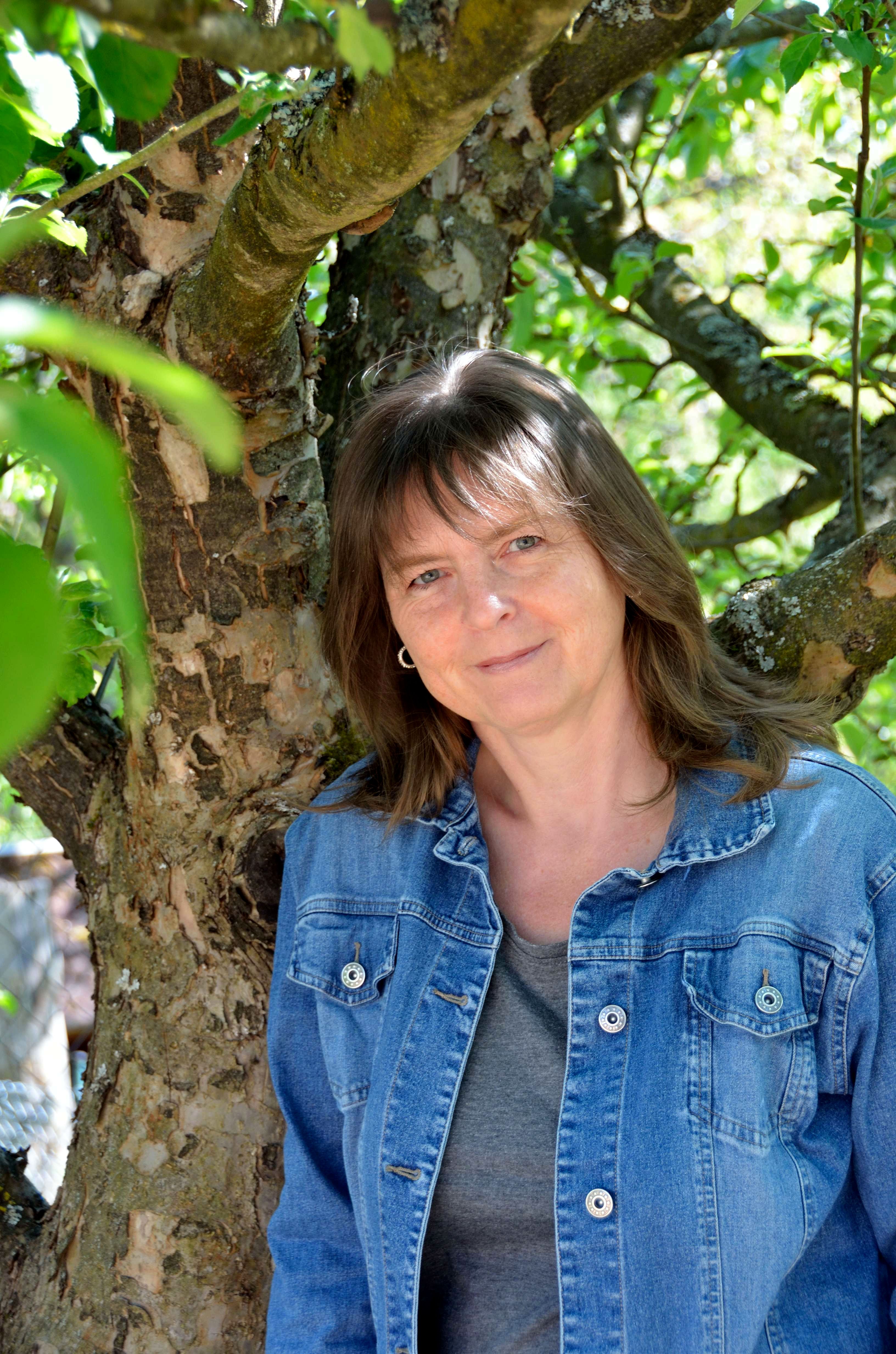 Frau Alexandra Breitenbach